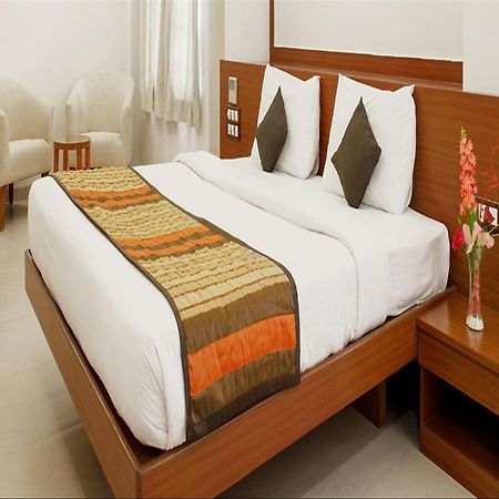 Hotel Mint Montvert, Baner Pune Exterior foto