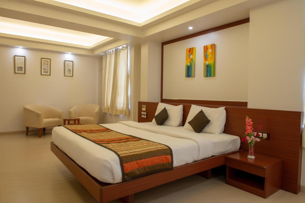 Hotel Mint Montvert, Baner Pune Exterior foto