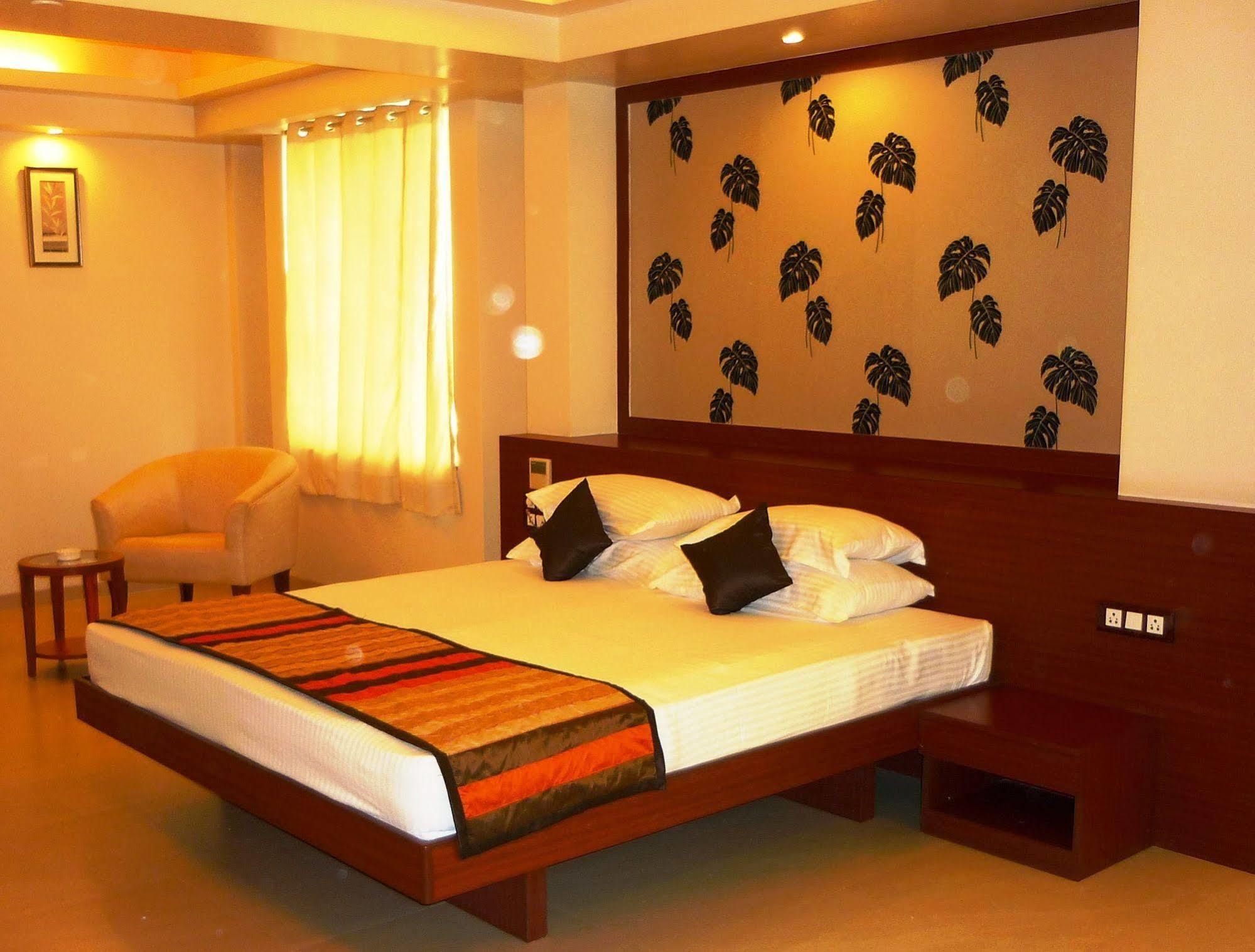 Hotel Mint Montvert, Baner Pune Exterior foto