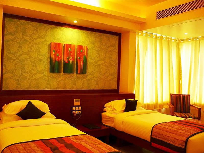 Hotel Mint Montvert, Baner Pune Exterior foto