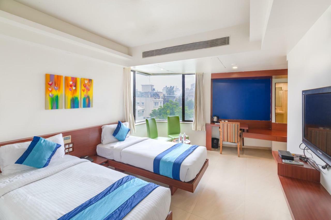 Hotel Mint Montvert, Baner Pune Exterior foto
