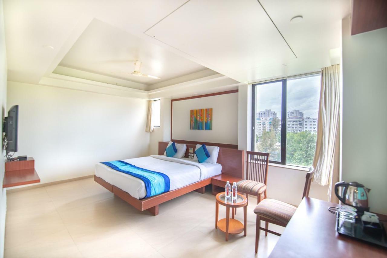 Hotel Mint Montvert, Baner Pune Exterior foto