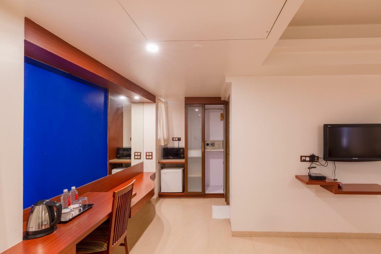 Hotel Mint Montvert, Baner Pune Exterior foto