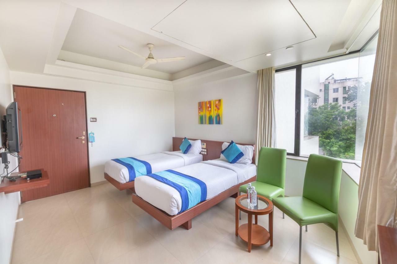 Hotel Mint Montvert, Baner Pune Exterior foto