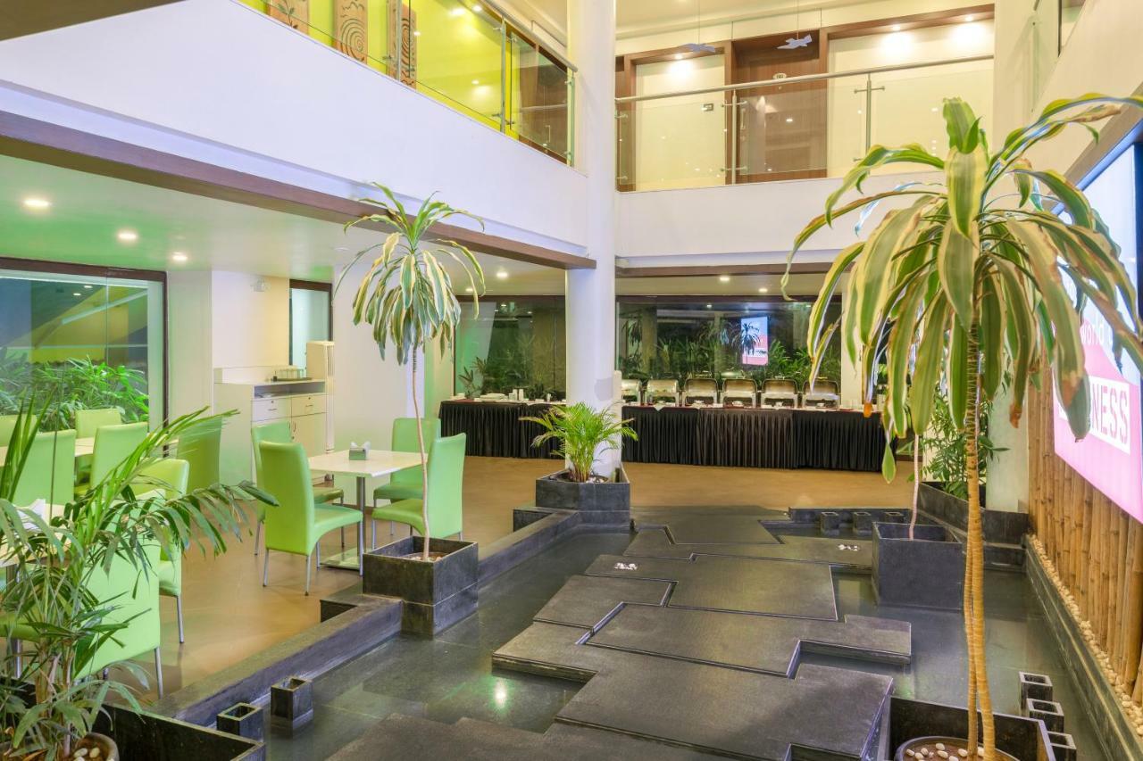 Hotel Mint Montvert, Baner Pune Exterior foto