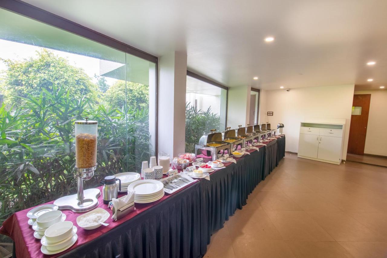 Hotel Mint Montvert, Baner Pune Exterior foto